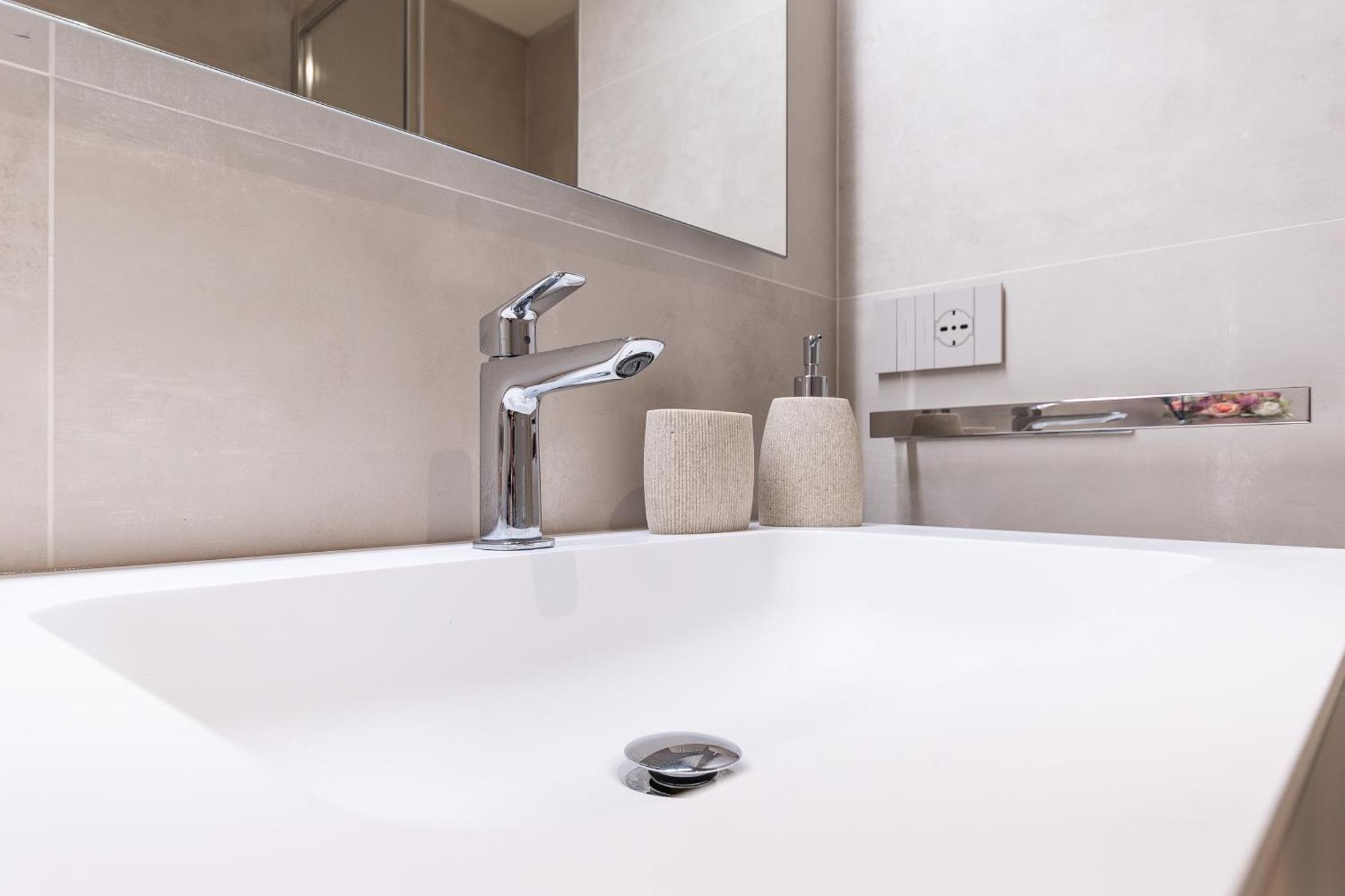 Free Parking In Luxury Suite With City View - Steps To Brignole Train Station Генуа Екстериор снимка
